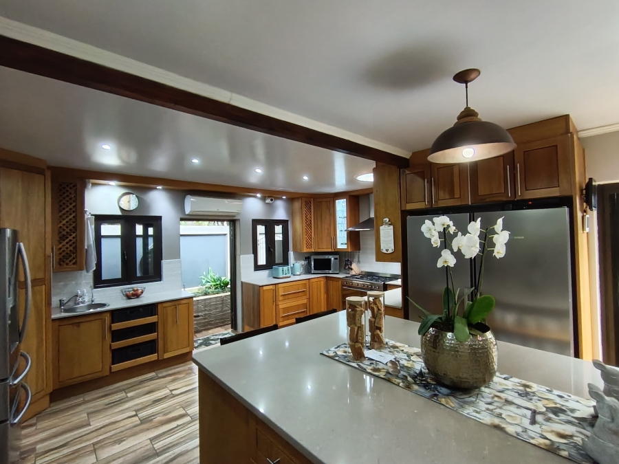 6 Bedroom Property for Sale in Cashan North West